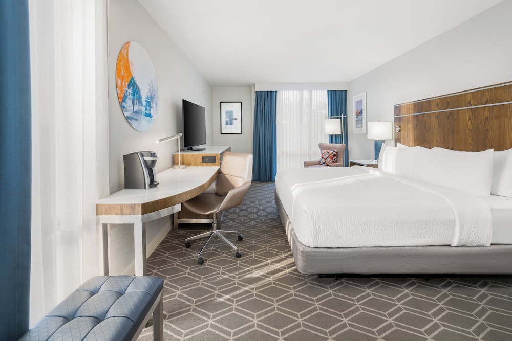 Premium Room, 1 King Bed