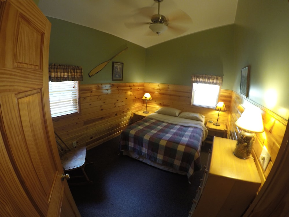 Cabin, 2 Bedrooms with Loft, Lake View (Maplewood)