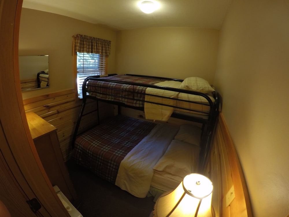 Cabin, 2 Bedrooms (Cedarwood)