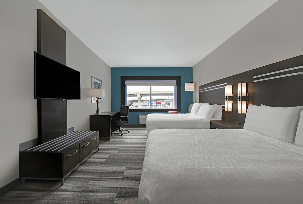 Standard Room, 2 Queen Beds, Accessible Bathtub (Communications)