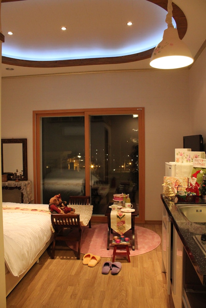 Room (Rosemary, Peppermint)
