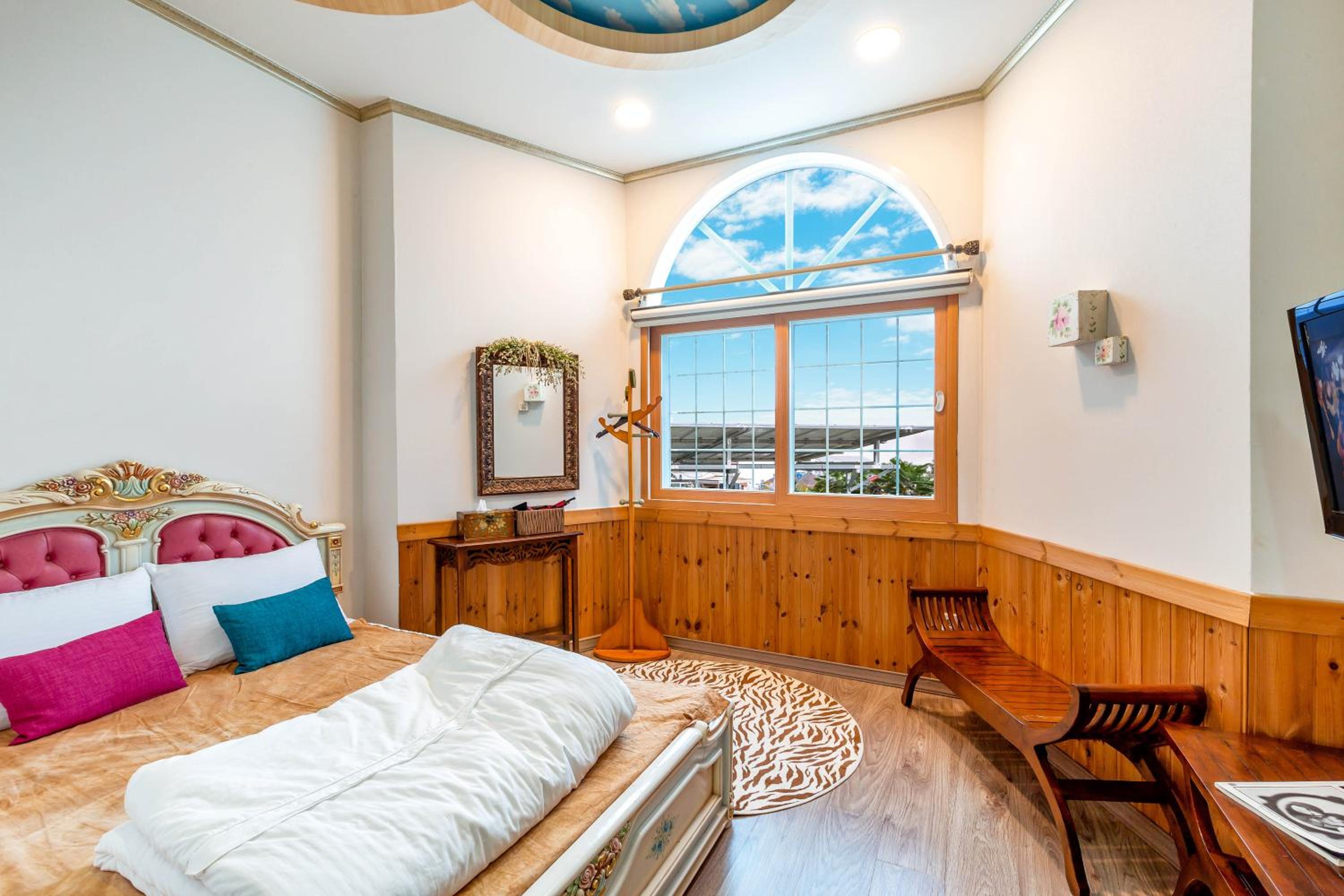 Studio (2 Adults)