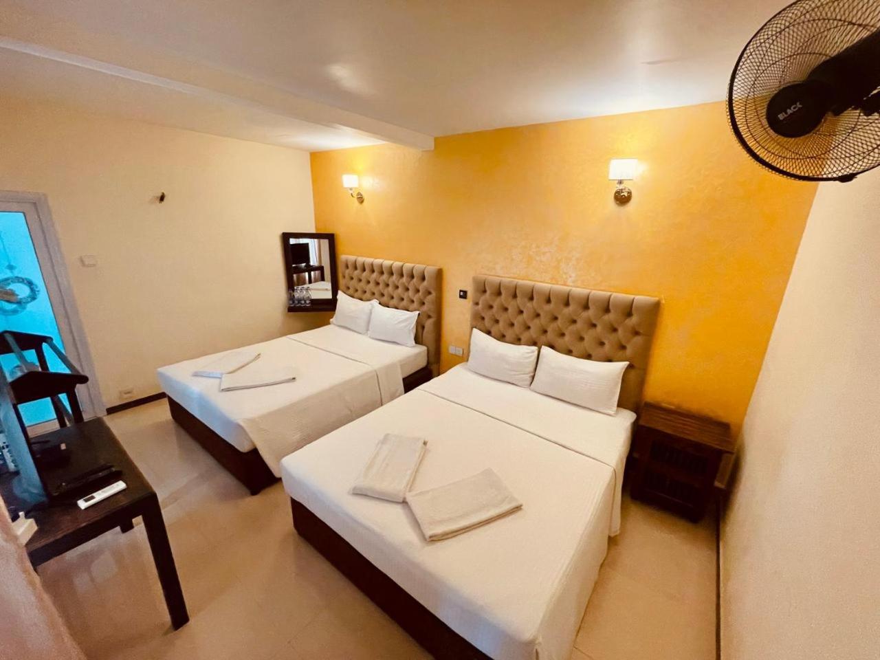 Deluxe Family Room