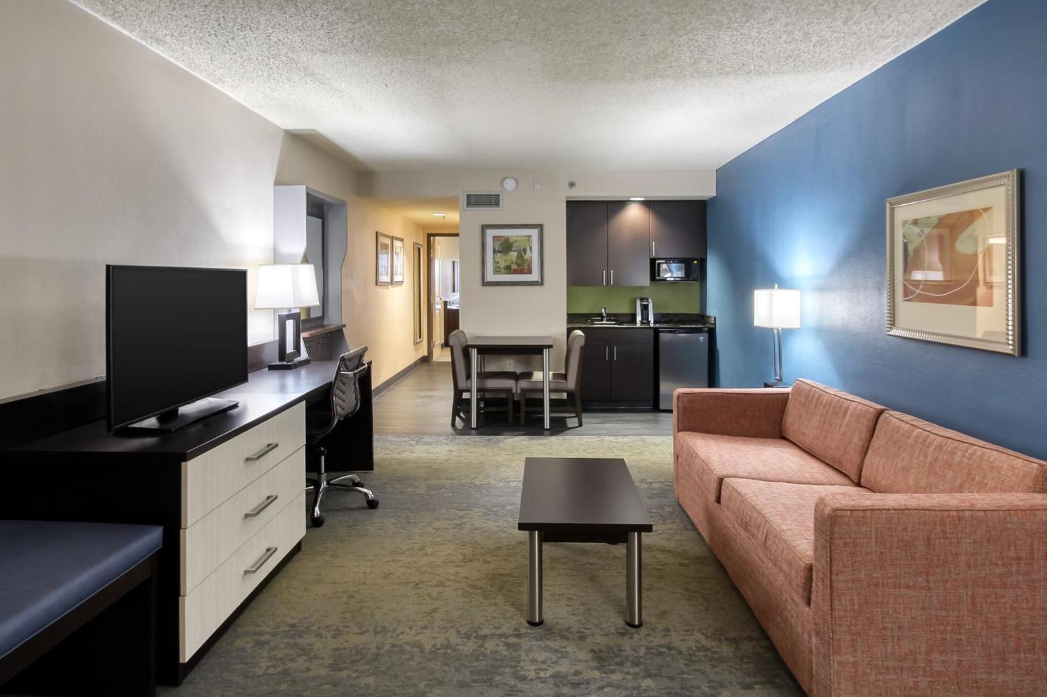 One-Bedroom King Suite with Living Area