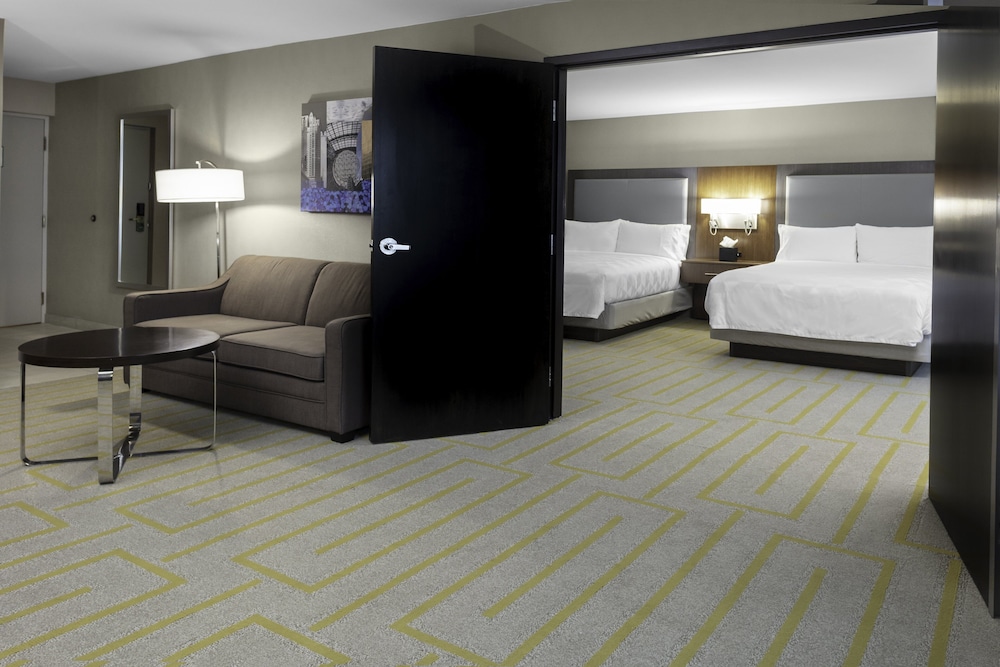 Suite, 2 Queen Beds (Additional Living Area)
