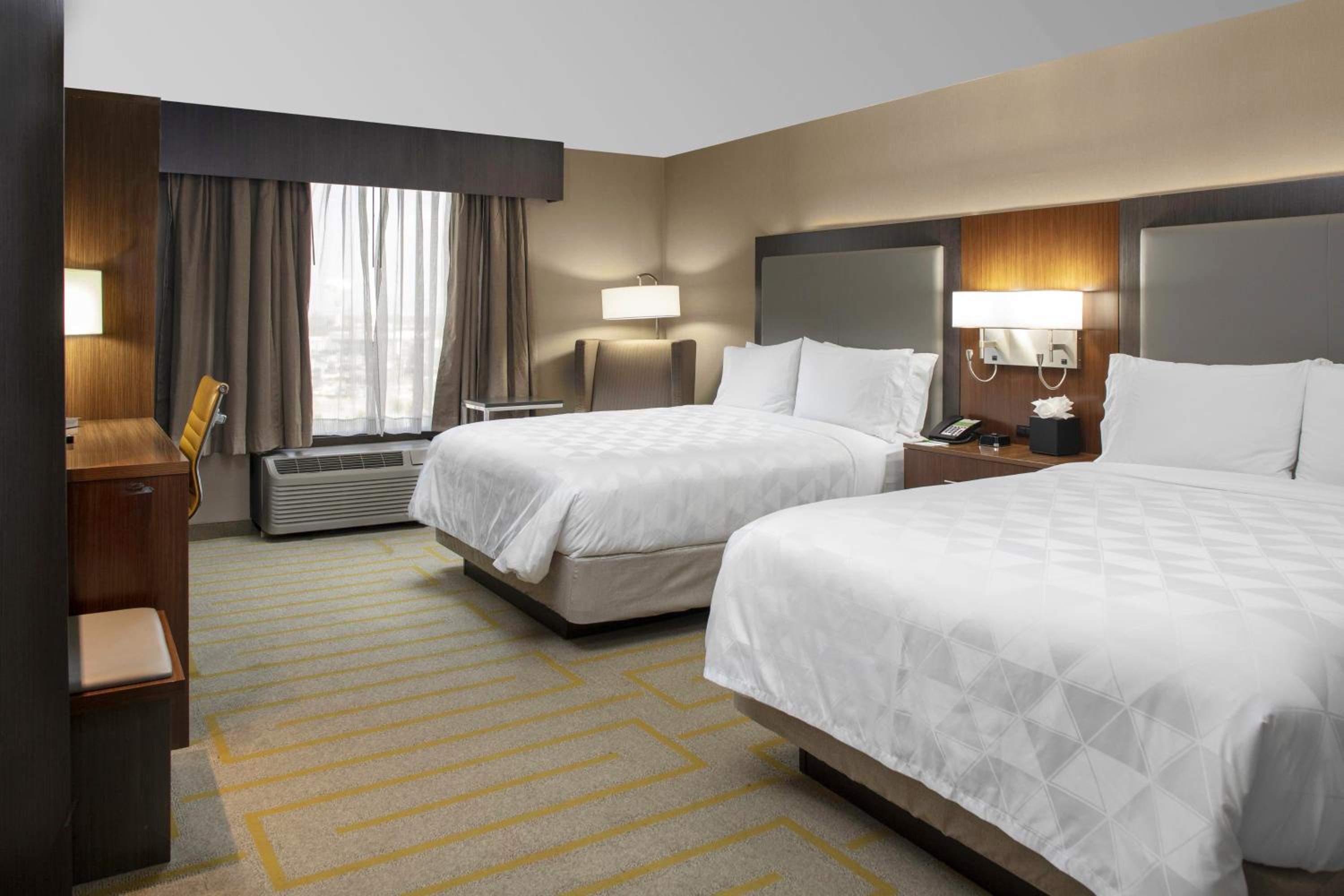 Double Room with Two Double Beds - Disability Access