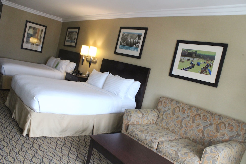 Standard Room, 2 Queen Beds, Non Smoking