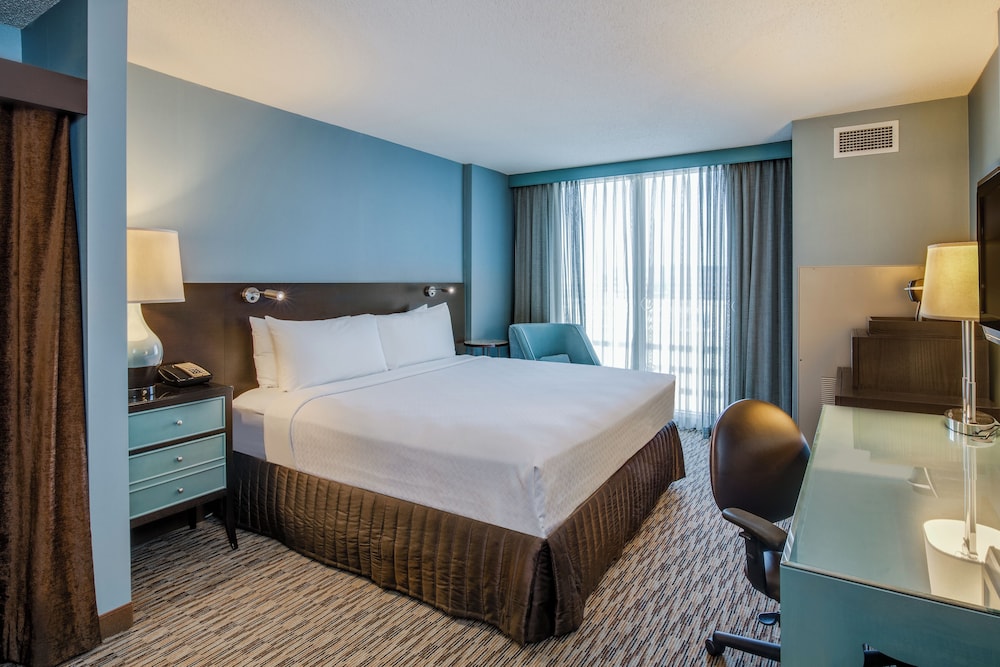 Standard Room, 1 King Bed, Accessible (Communications)