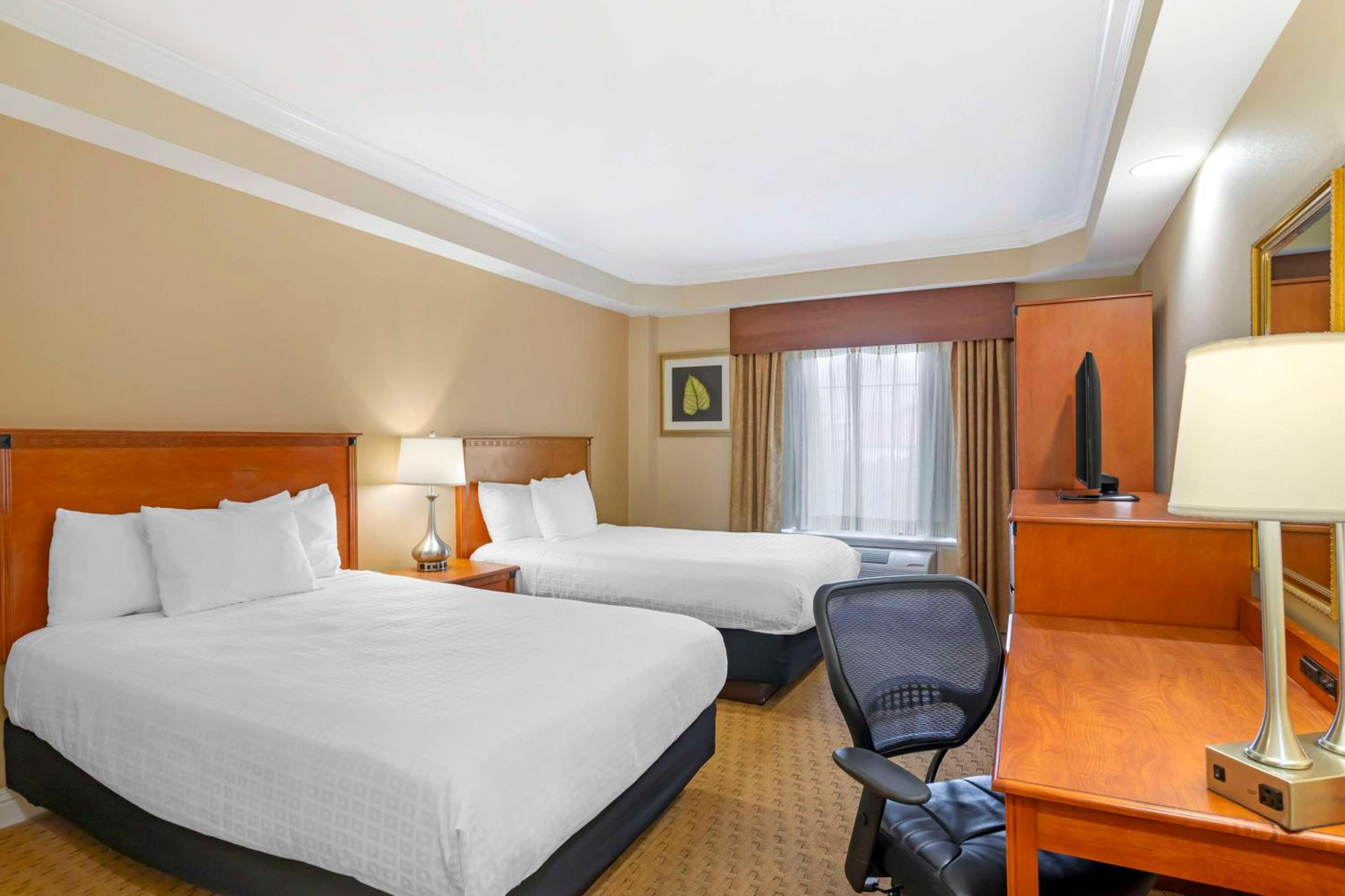 Double Room with Two Double Beds and Roll-In Shower - Mobility Access/Non-Smoking
