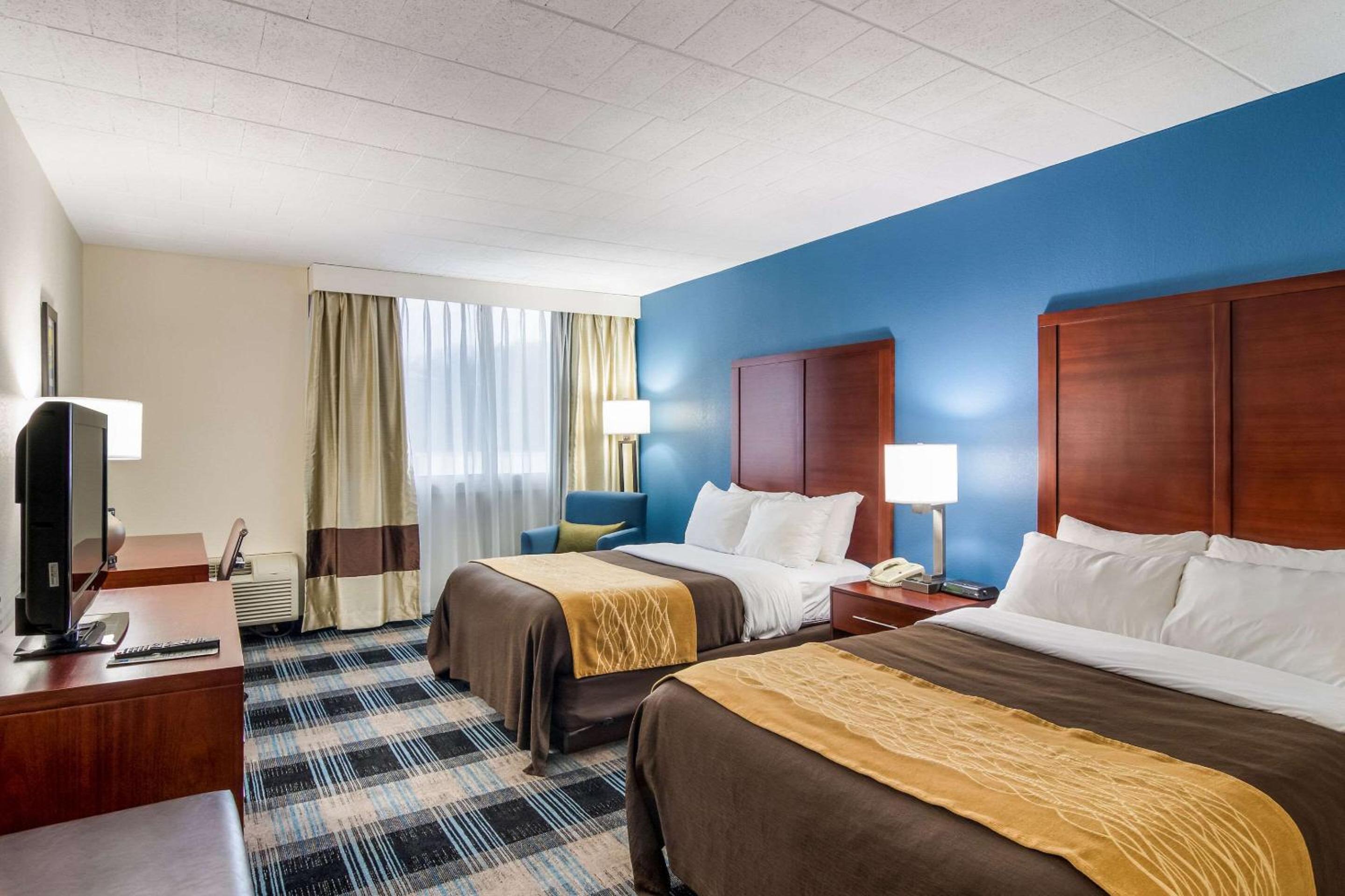 Double Room with Two Double Beds - Non-Smoking