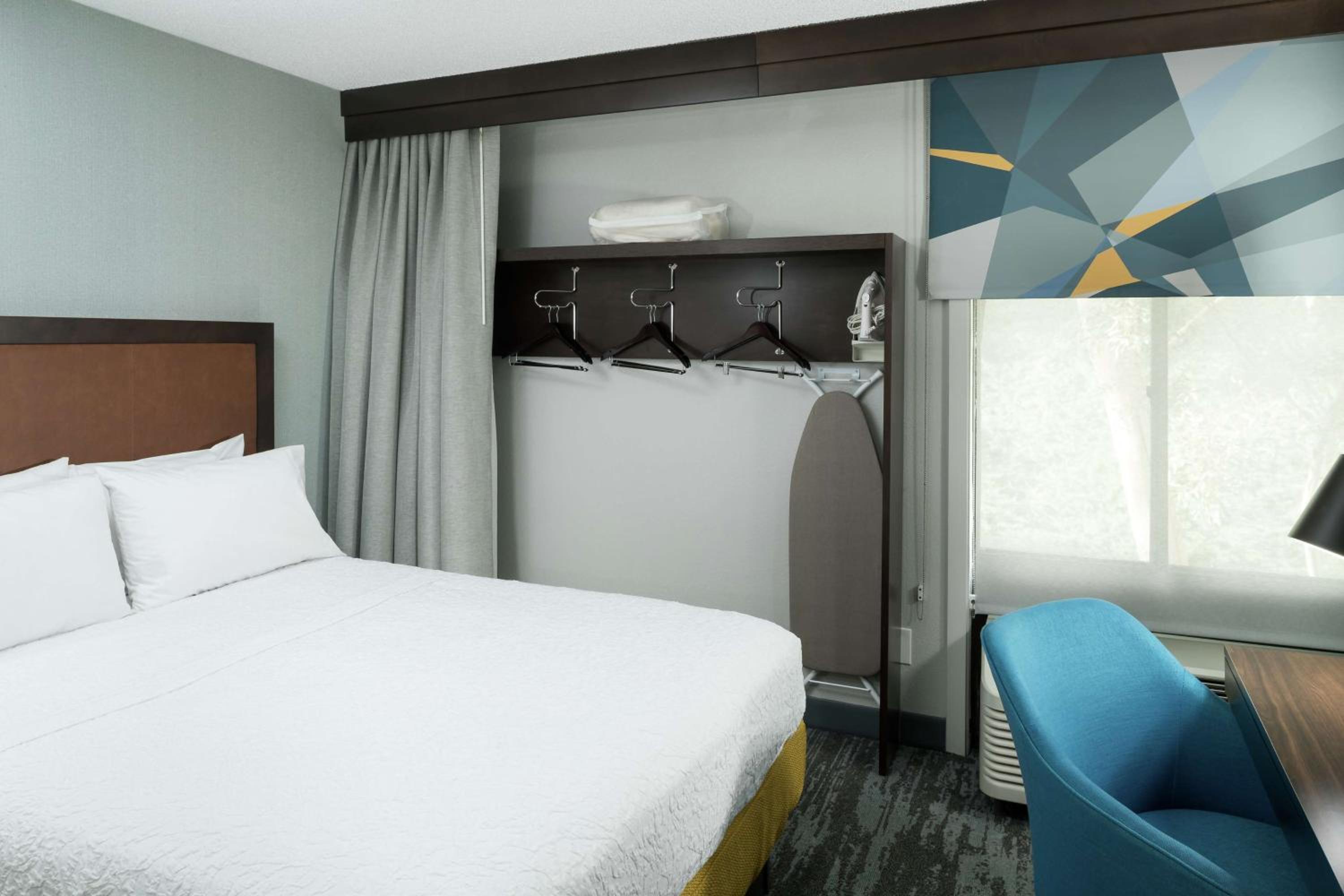 Room with Two Queen Beds - Non-Smoking