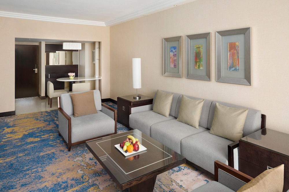 Club Suite, 1 King Bed (Club Floor)