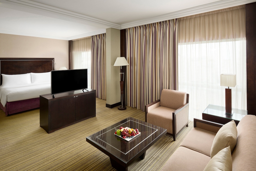 Junior Suite, 1 King Bed, Smoking