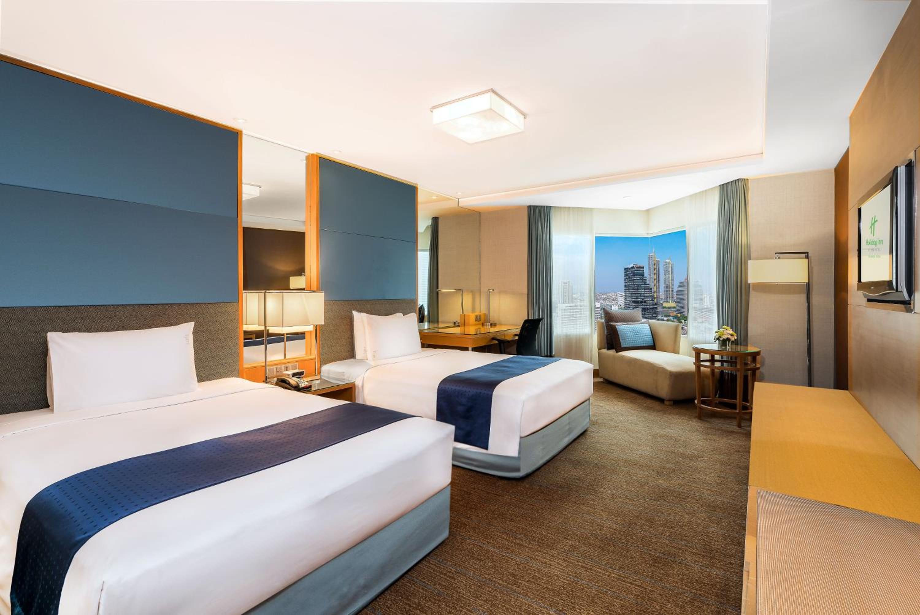 Premium Twin Room with City View and Lounge Access