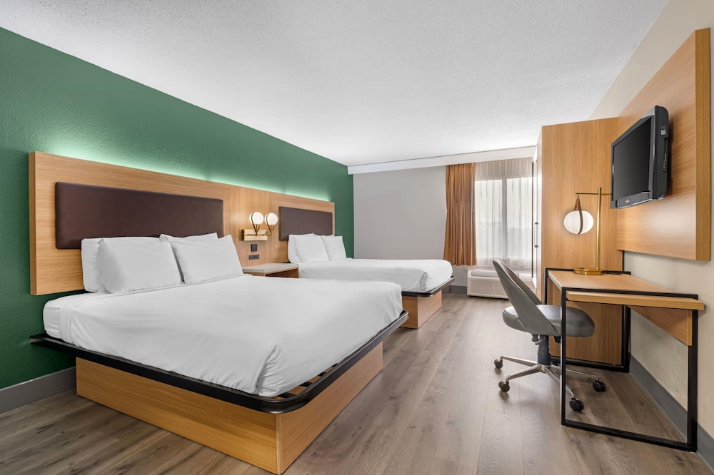 Room, 2 Queen Beds, Non Smoking