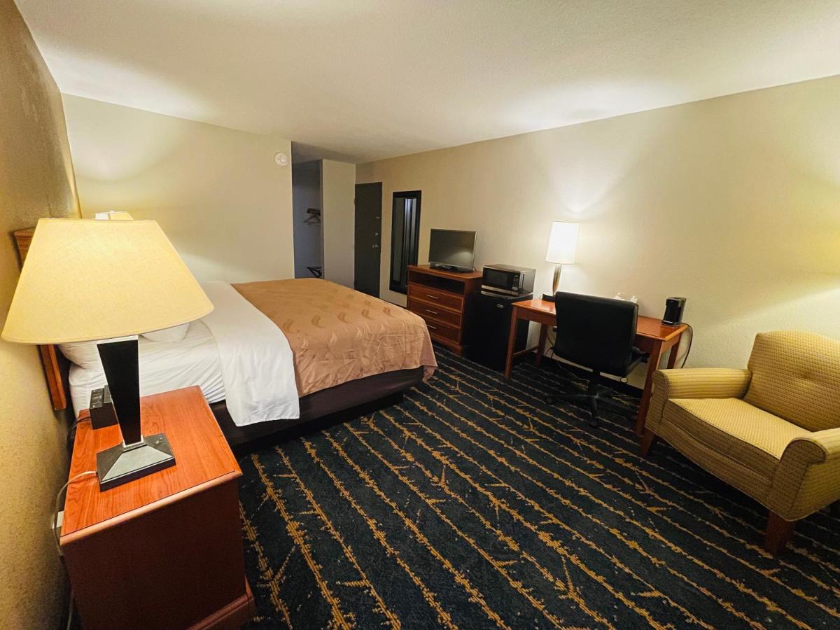 King Room - Non-Smoking