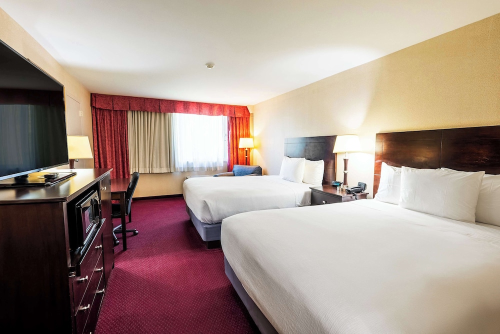 Standard Room, 2 Queen Beds, Courtyard View