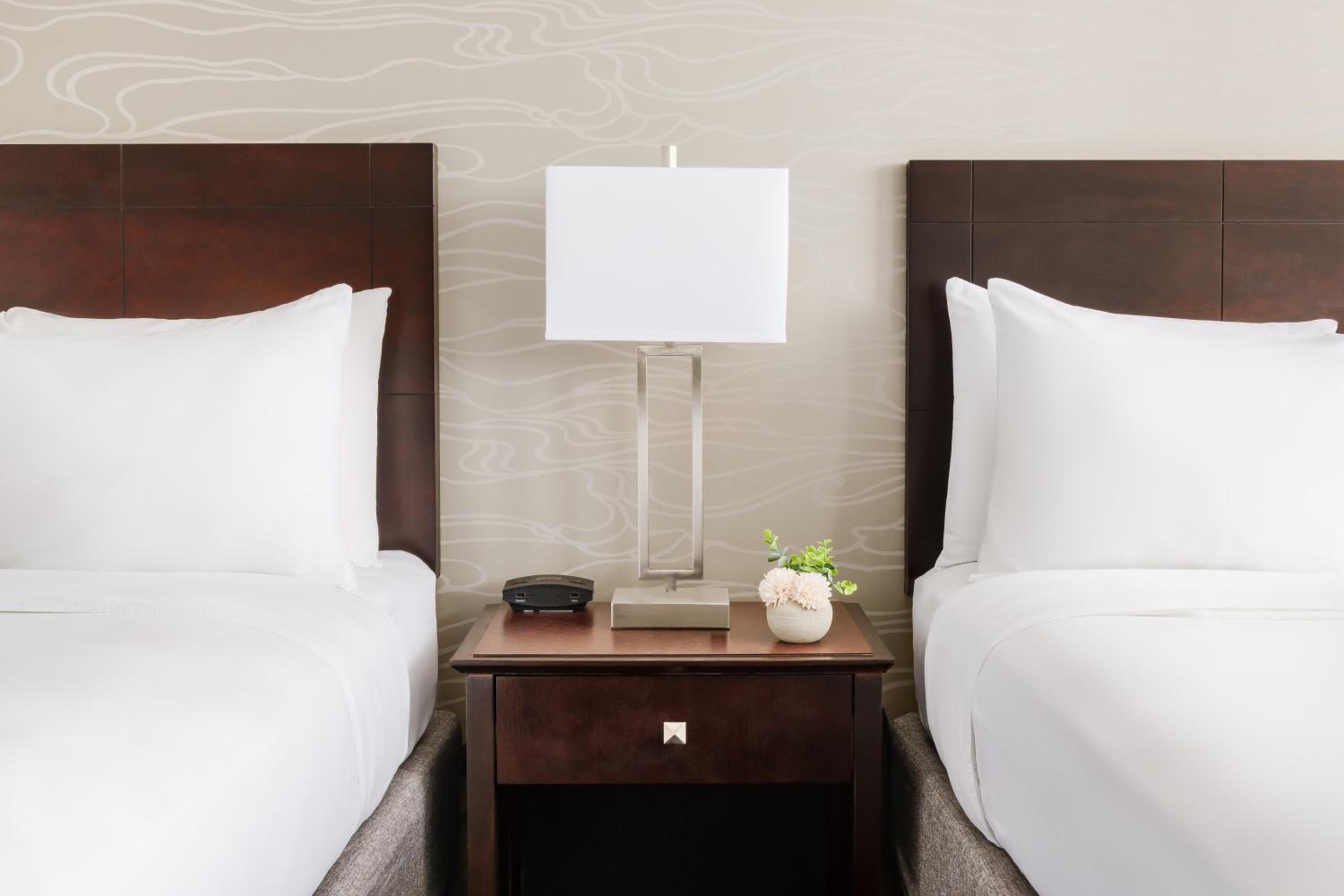 Double Room - Mobility Accessible Tub - Non-Smoking