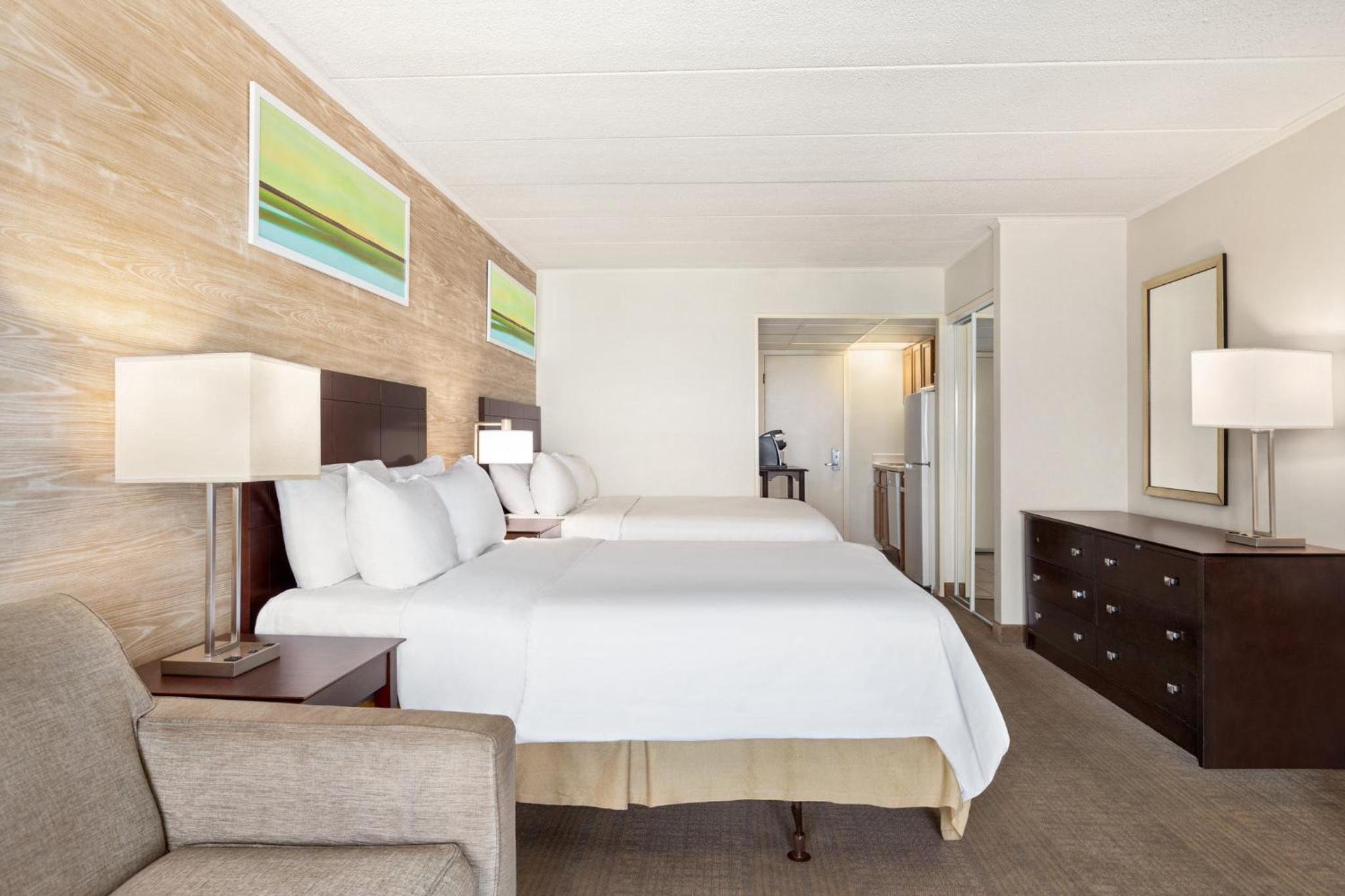 Queen Suite with Two Queen Beds - City View