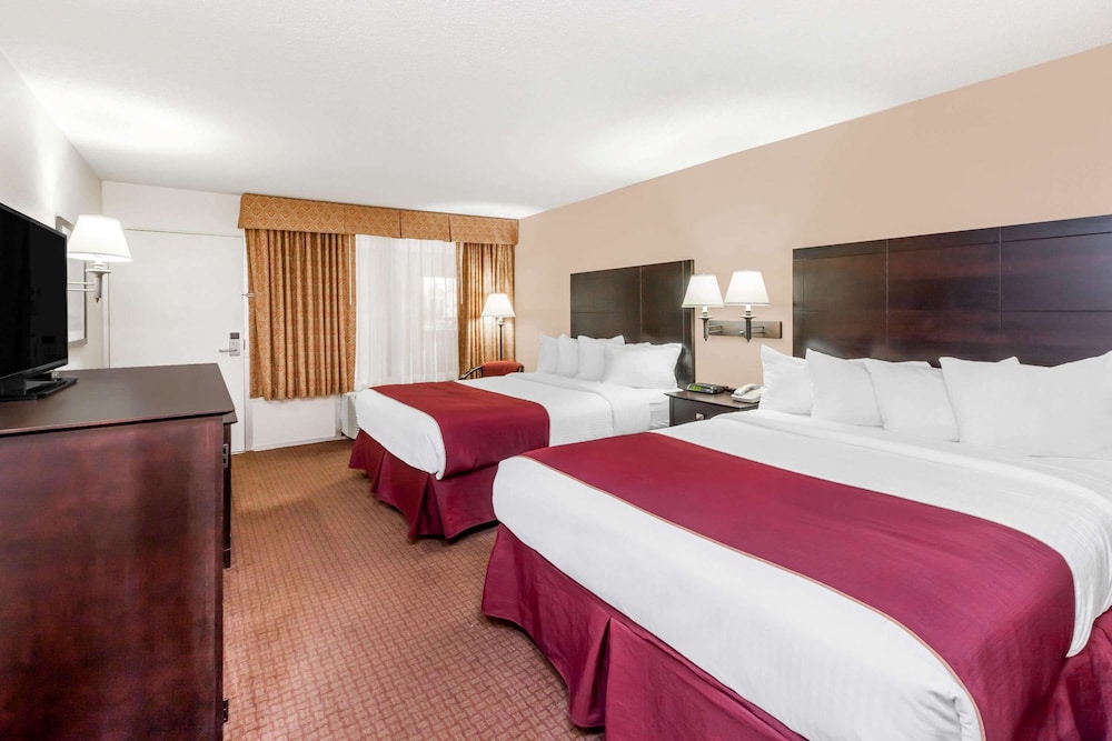 Room, 2 Double Beds, Non Smoking (Pet Friendly)
