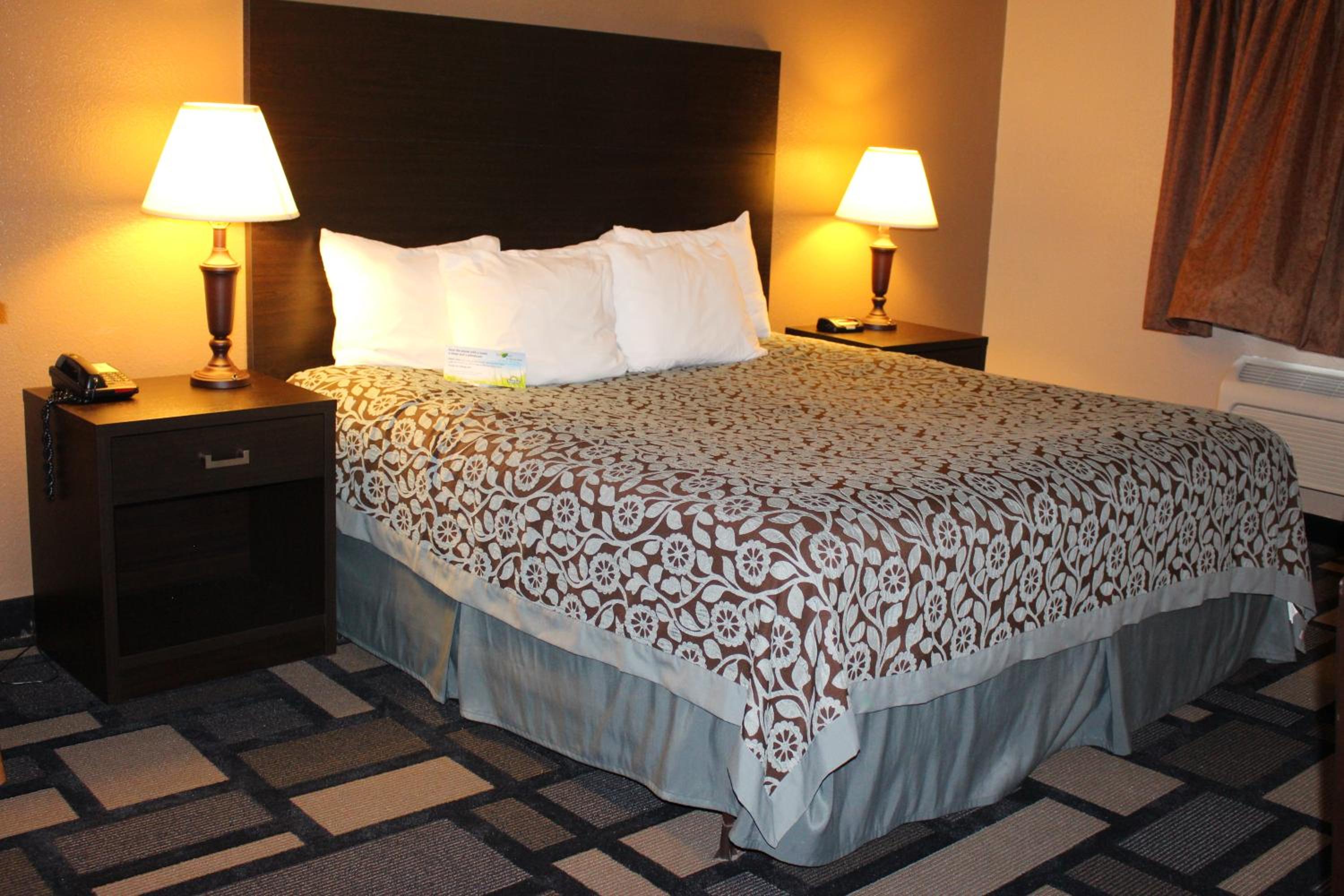Studio Deluxe Suite with King Bed, Non-Smoking