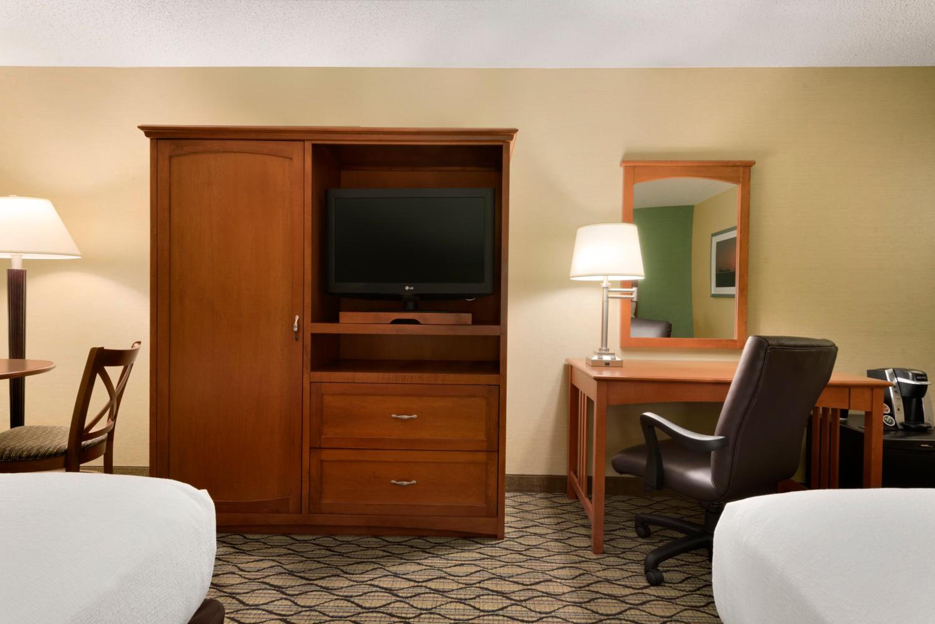 Standard Room with Two Queen Beds