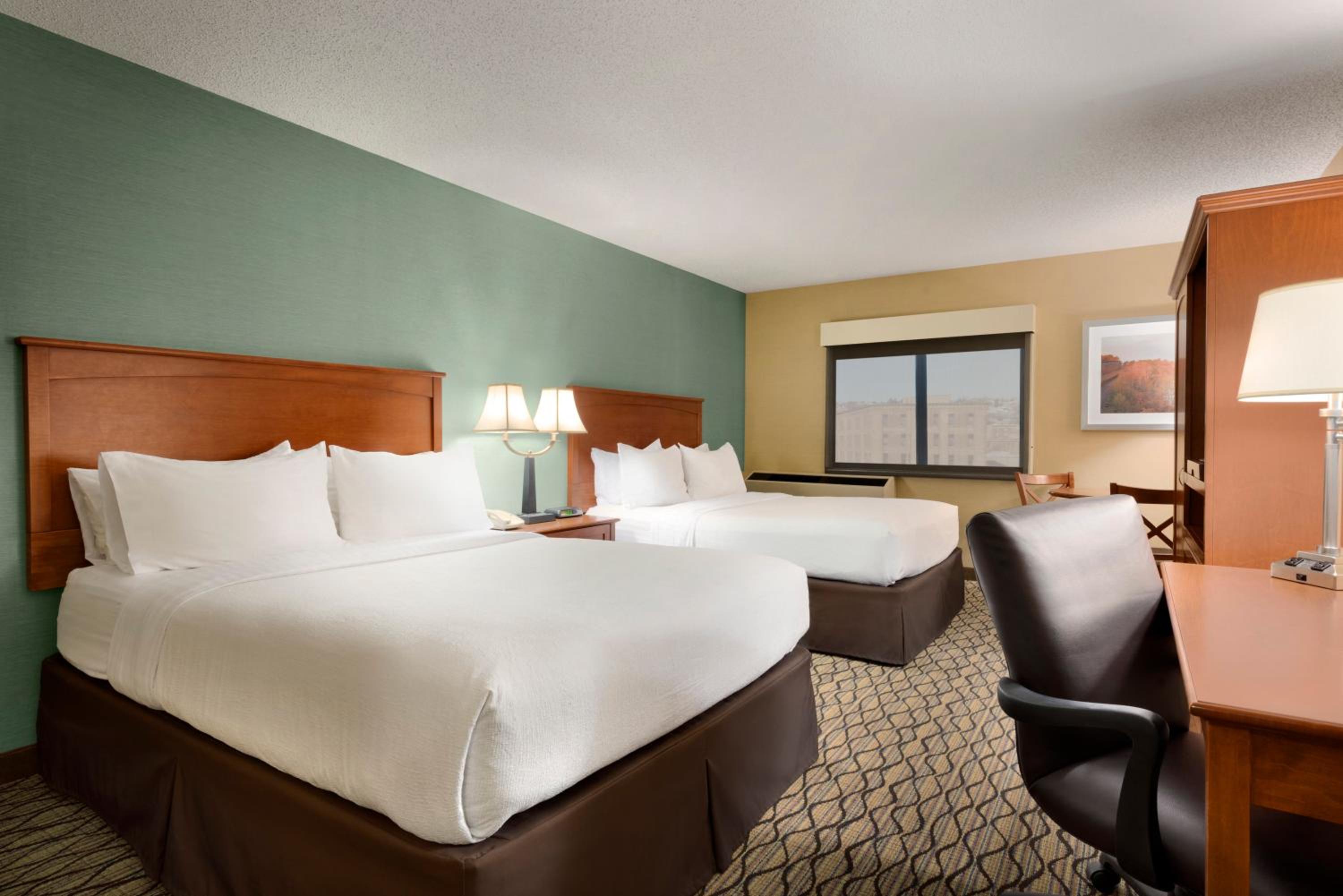 2 Queen Standard Room City View