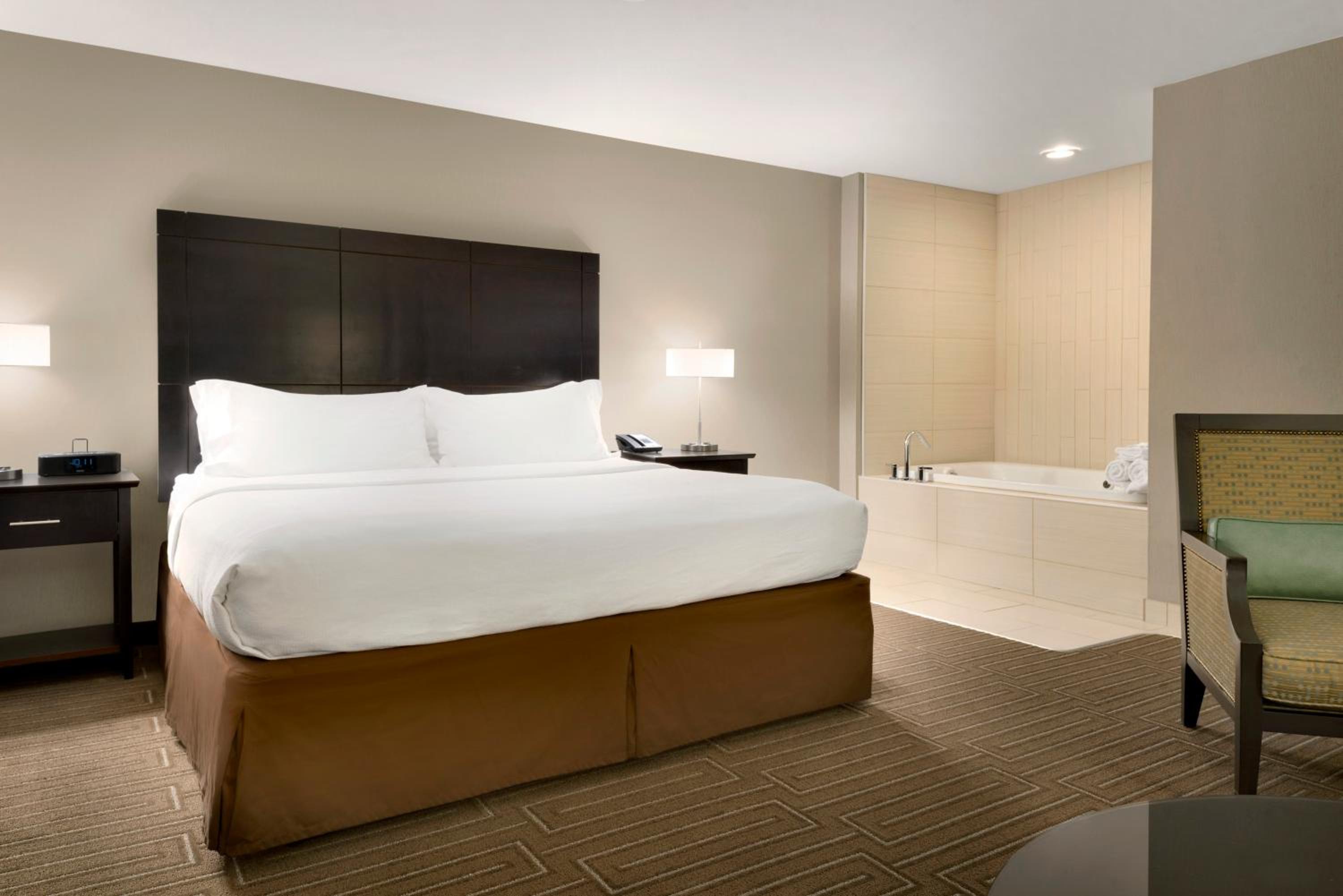 King Suite With Spa Bath