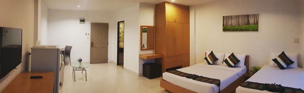 Grand Triple Room