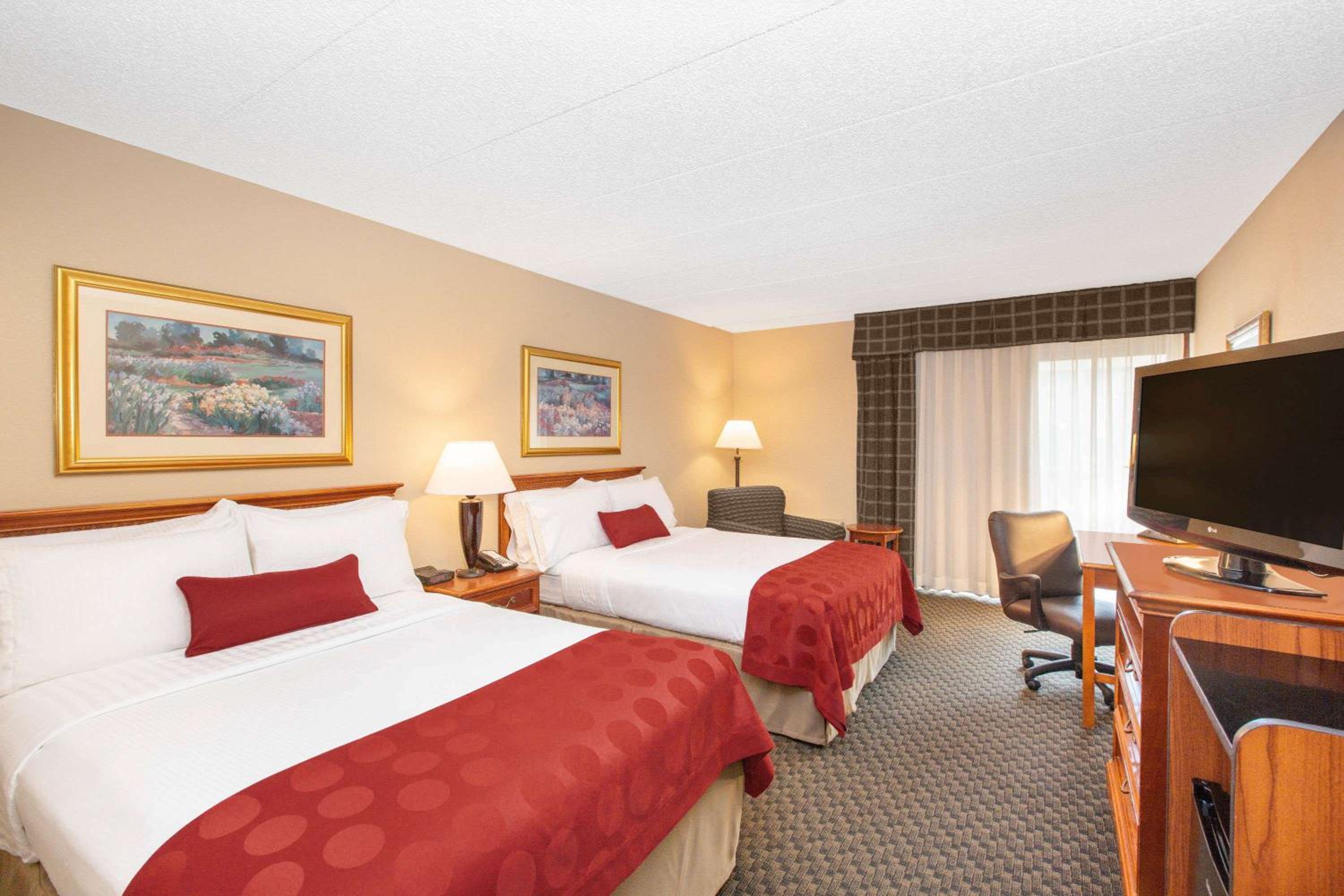 Deluxe Double Room with Two Double Beds - Mobility Access/Non-Smoking