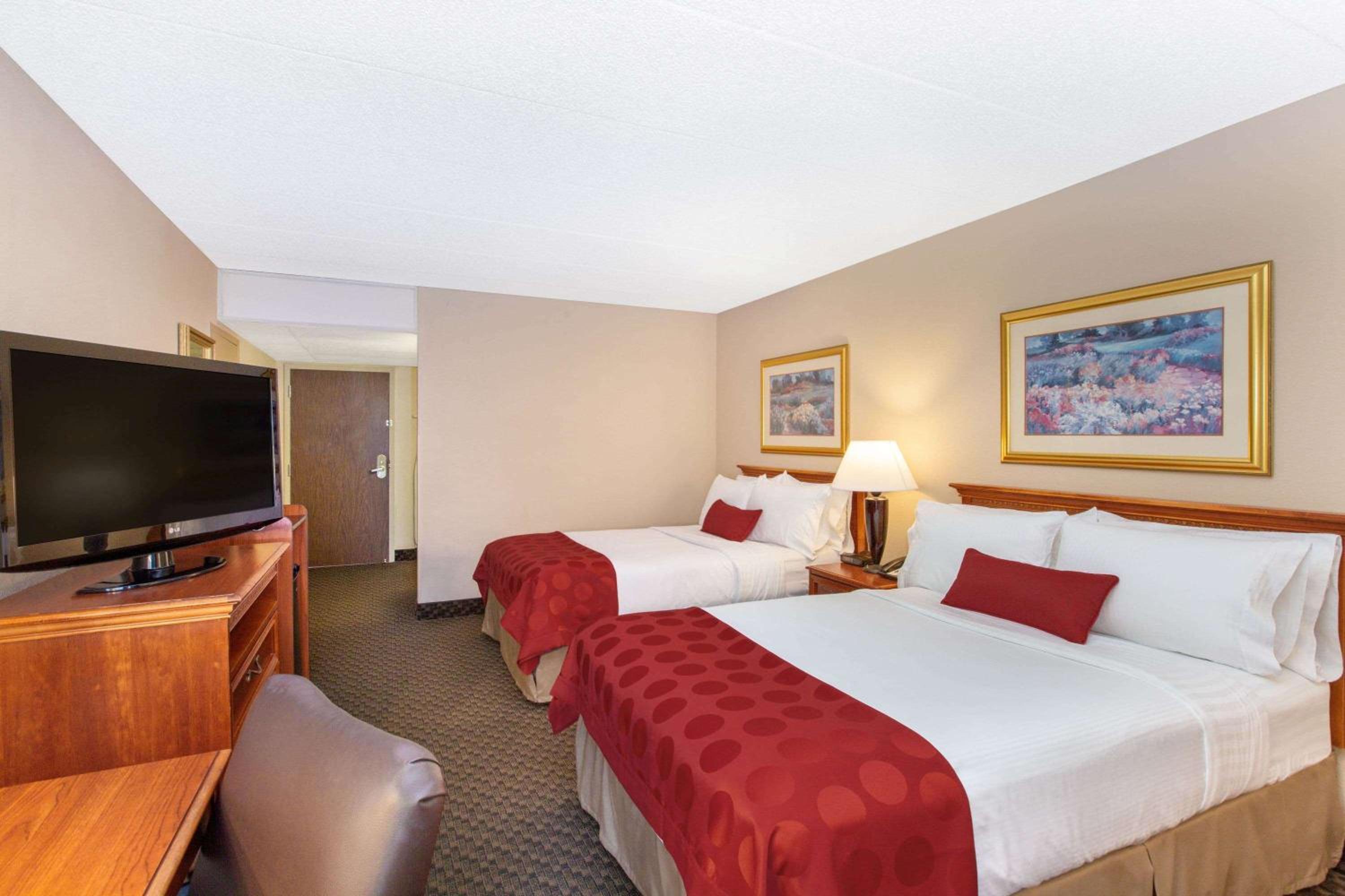Double Room with Two Double Beds - Exterior/Non-Smoking