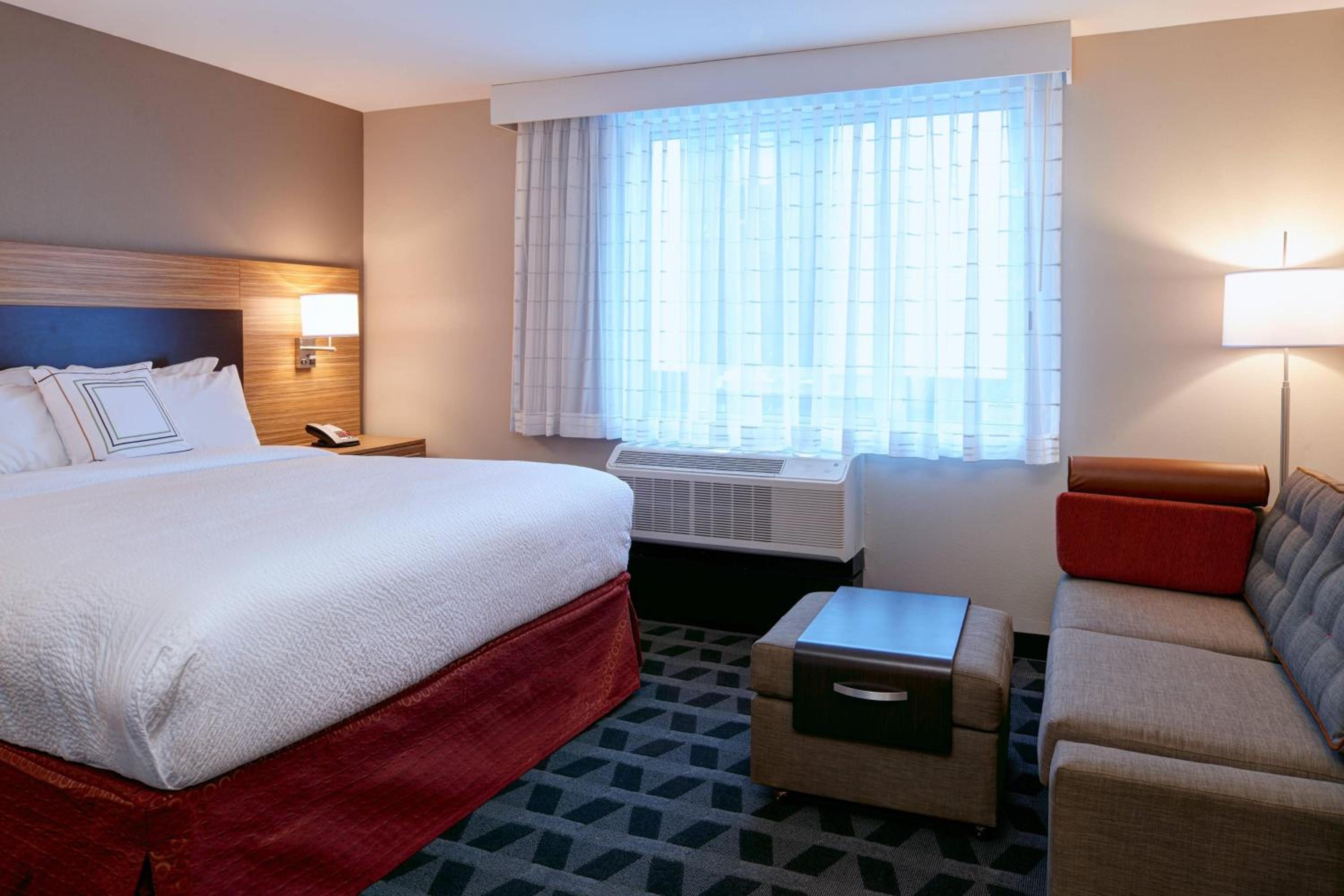 King Room with Tub - Mobility and Hearing Accessible