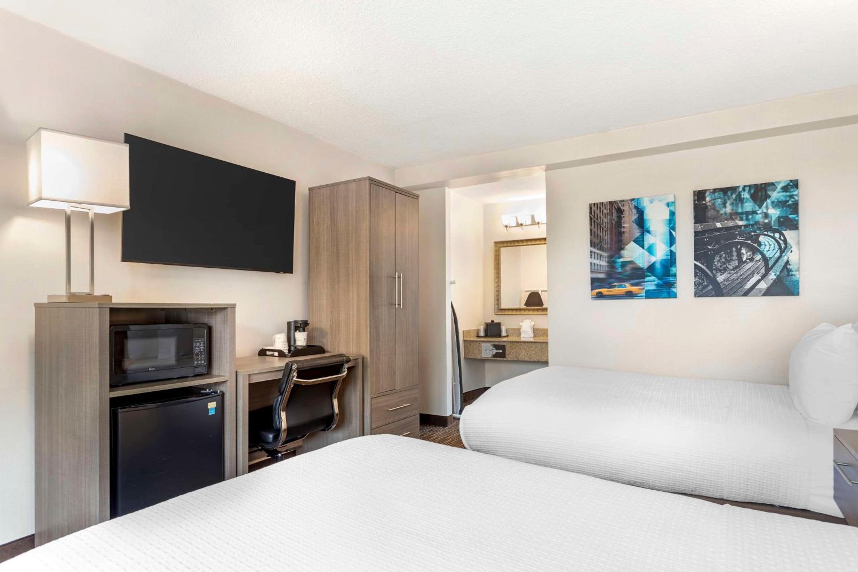 Double Room with Two Double Beds - Non-Smoking