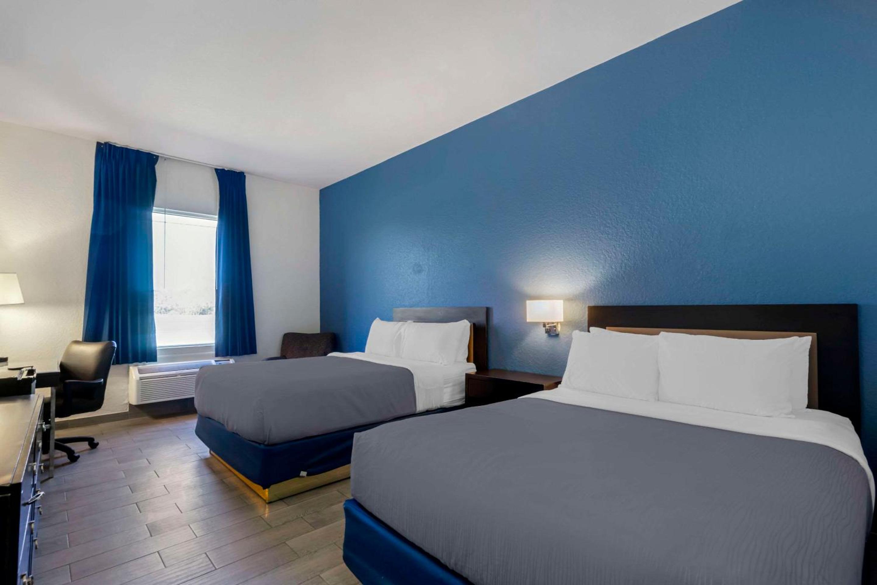 Double Room with Two Double Beds - Non-Smoking