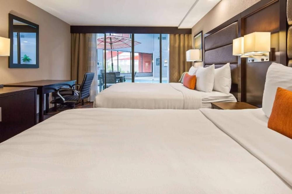Standard Room, 2 Queen Beds, Non Smoking