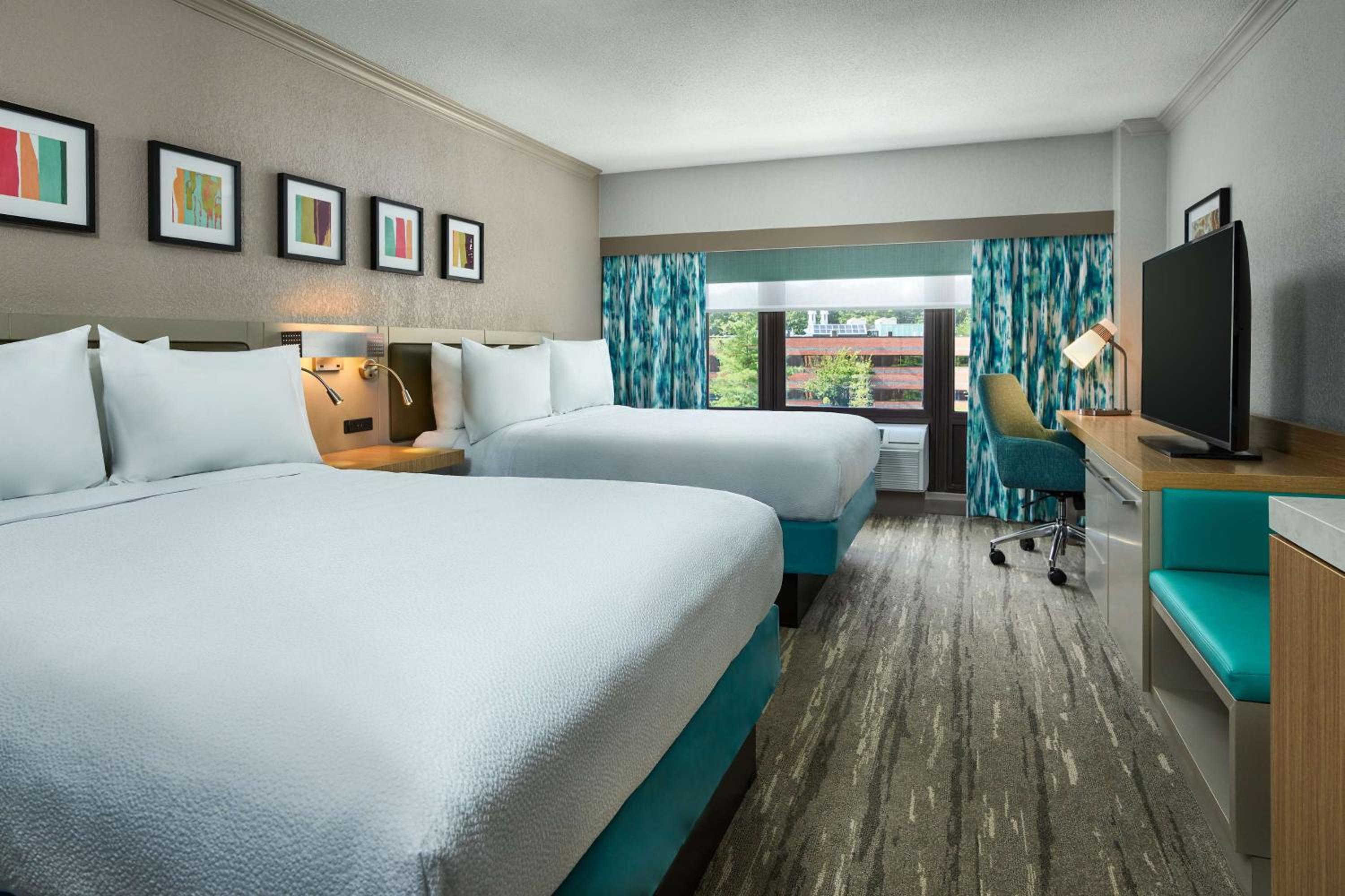 Queen Room with Two Queen Beds - Hearing Access