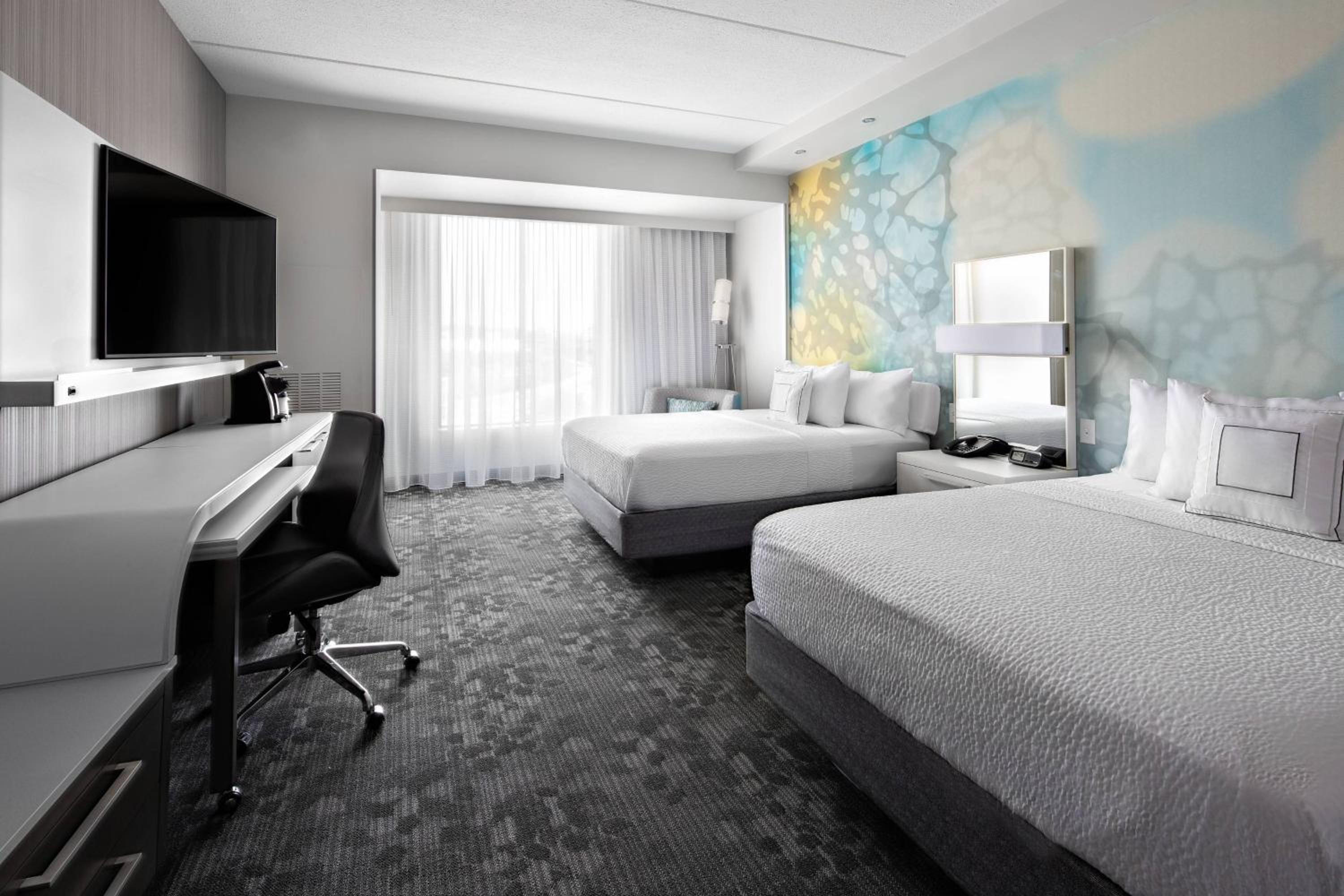 Queen Room with Two Queen Beds and Roll-in Shower - Mobility Accessible