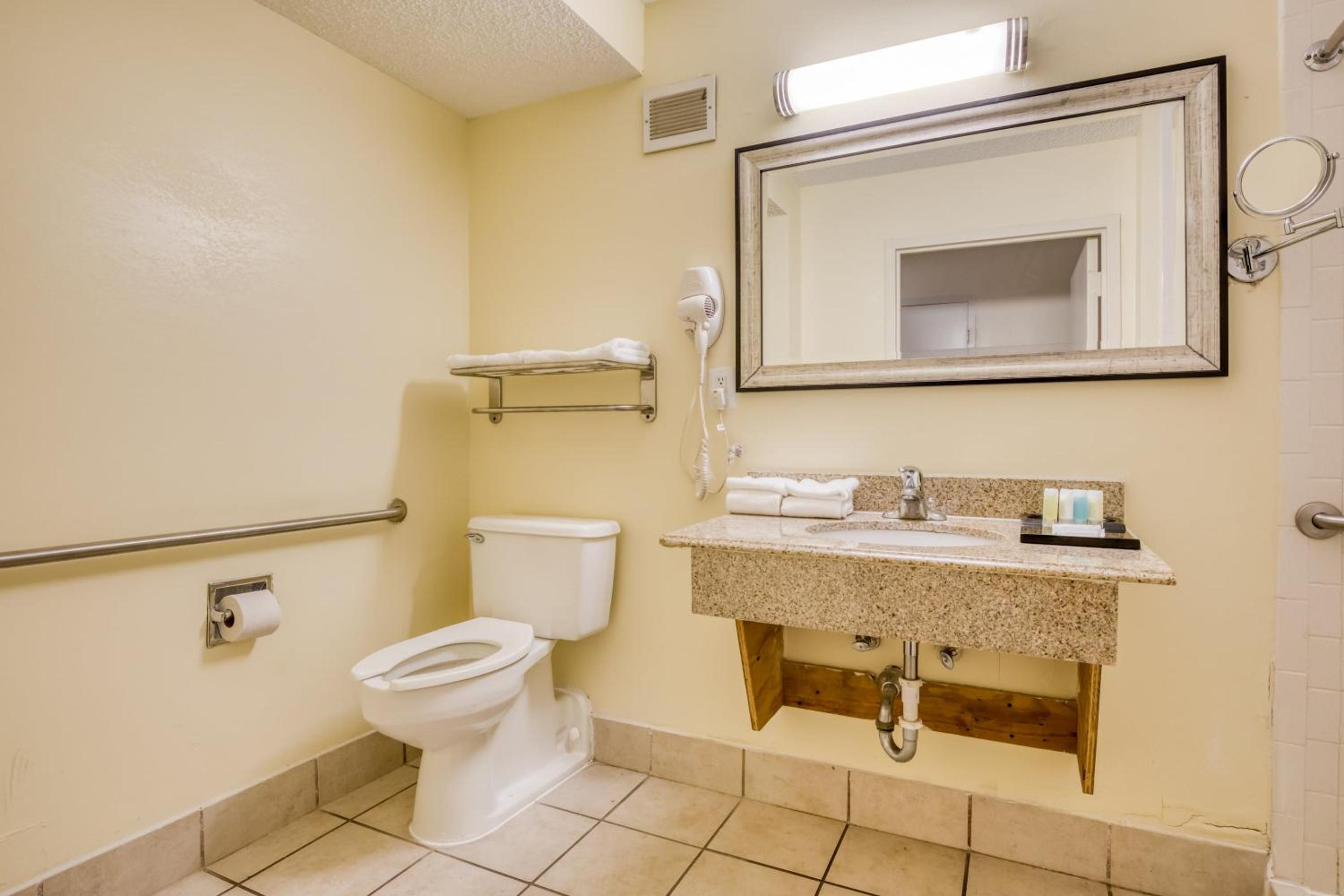 2 Queen Beds Accessible