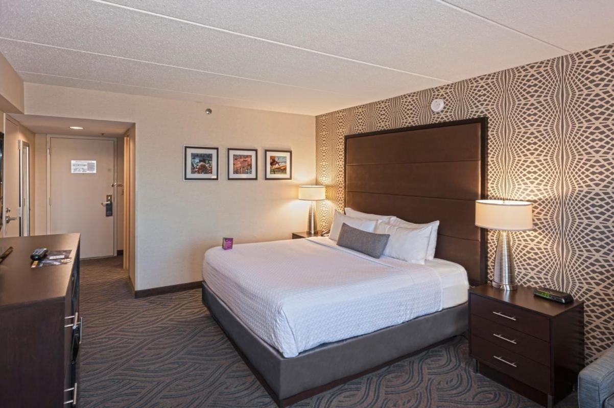 King Room - Mobility Access/Hearing Accessible