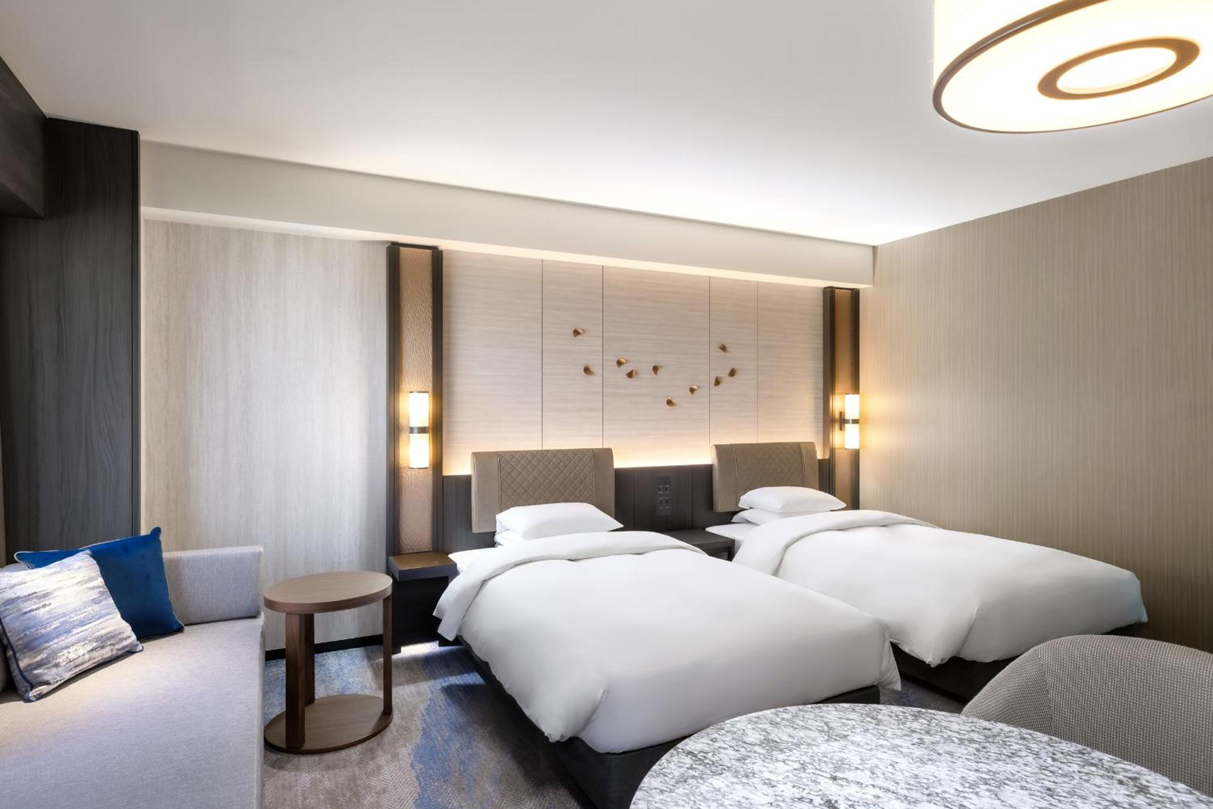 Renovated Deluxe Twin Room - Club Lounge Access - Non-Smoking