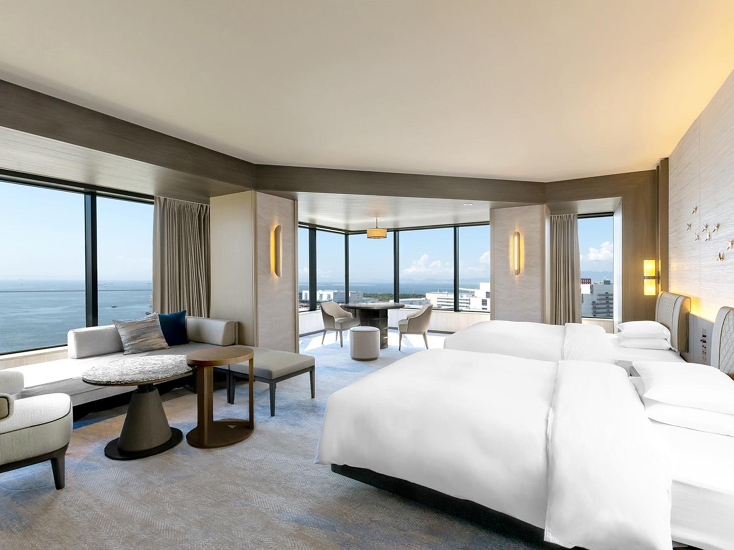 Renovated Premier Twin Room - Club Lounge Access - Non-Smoking
