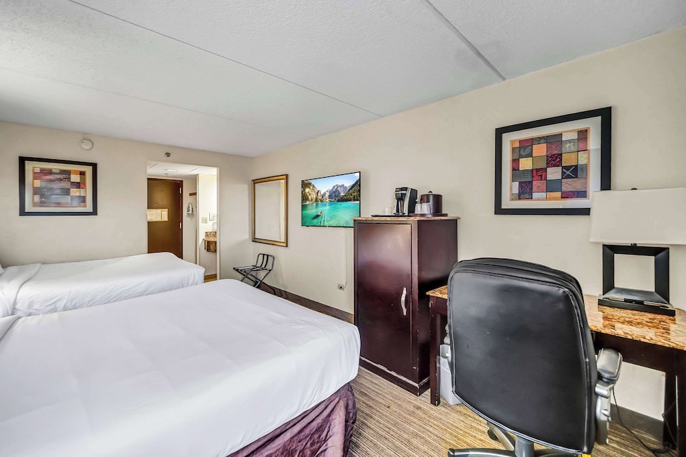 Room, 2 Queen Beds, Non Smoking
