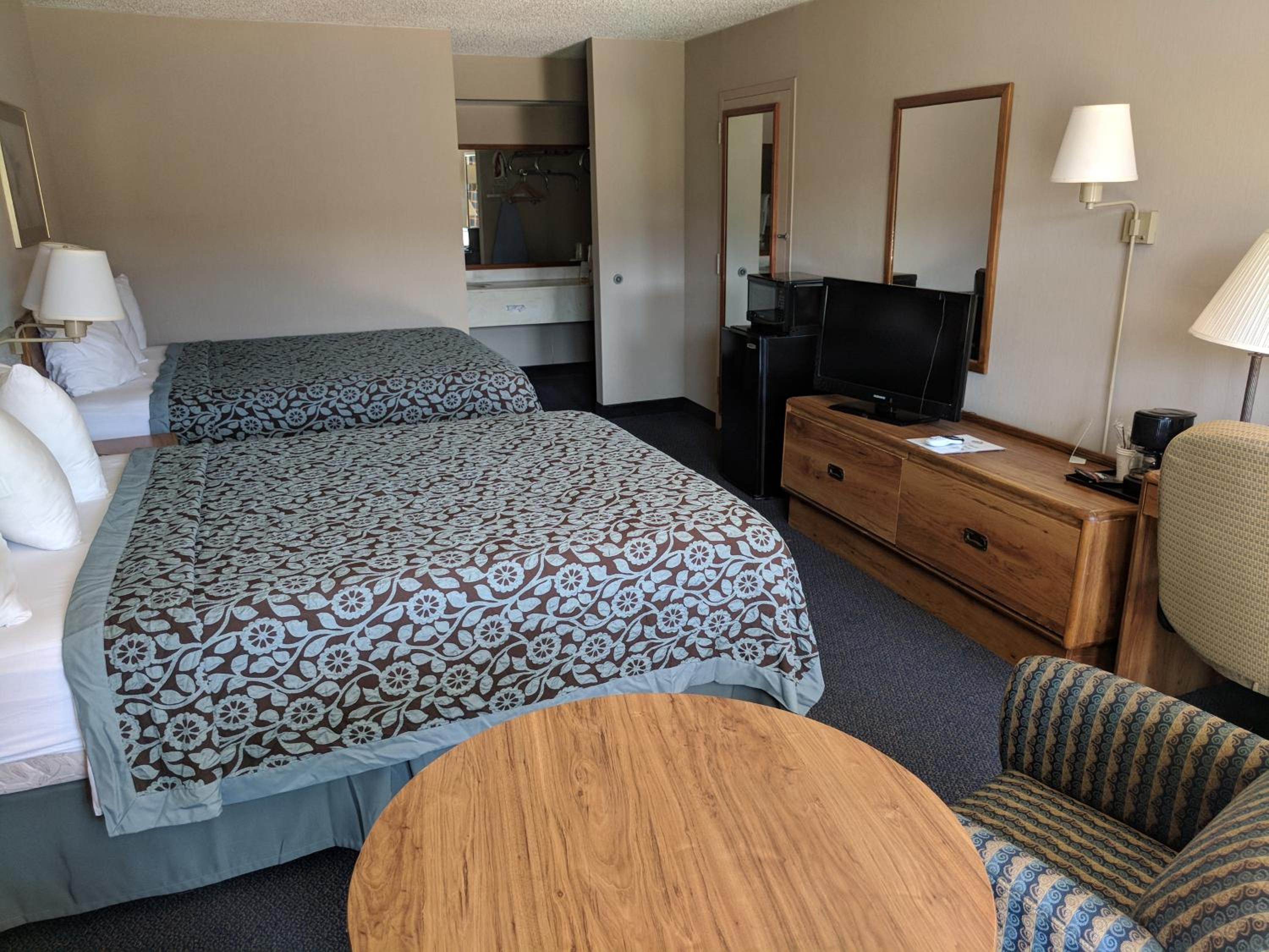 Deluxe Doublel Room with Two Double Beds - Non-Smoking