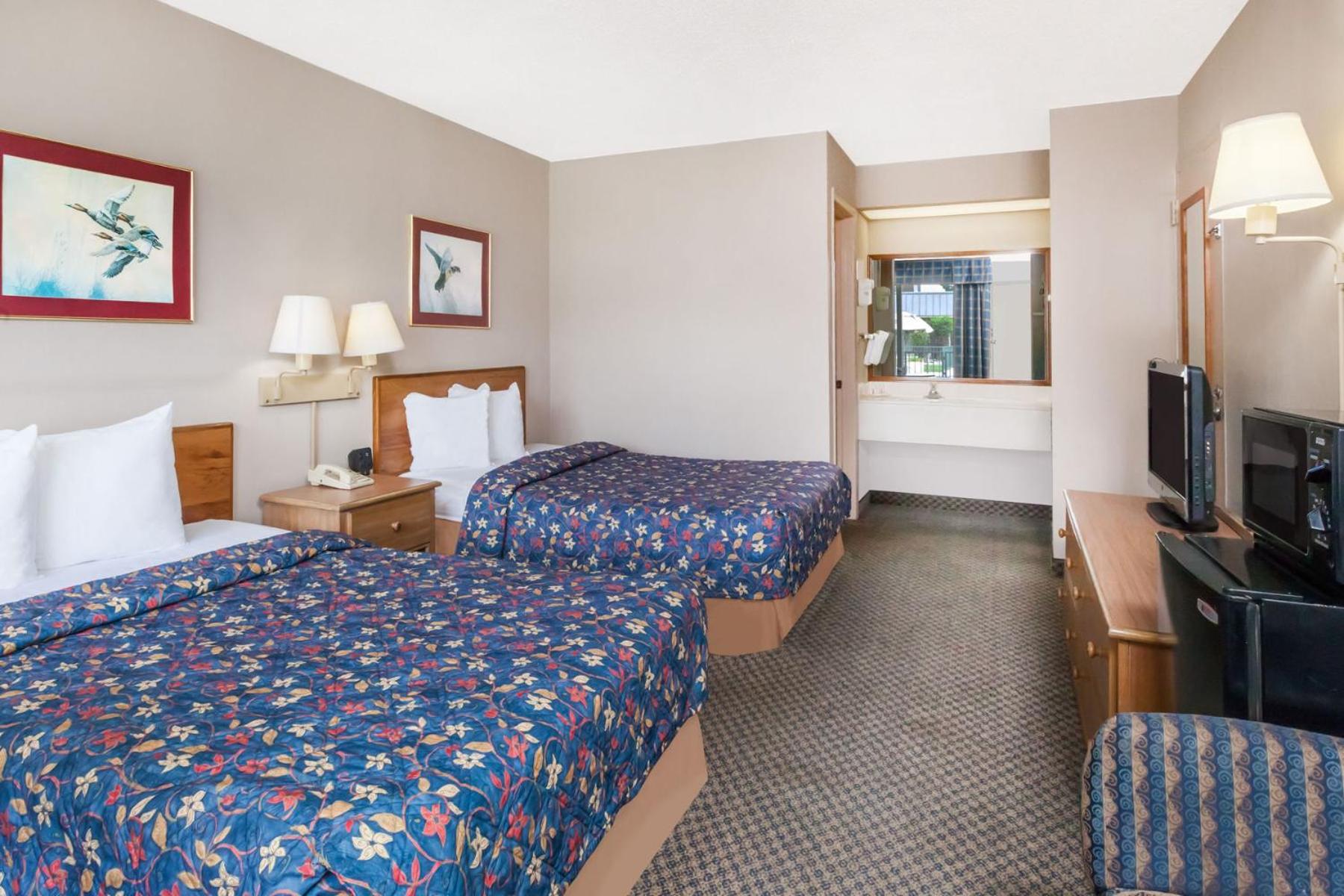 Deluxe Double Room With Two Double Beds - Disability Access - Non-Smoking