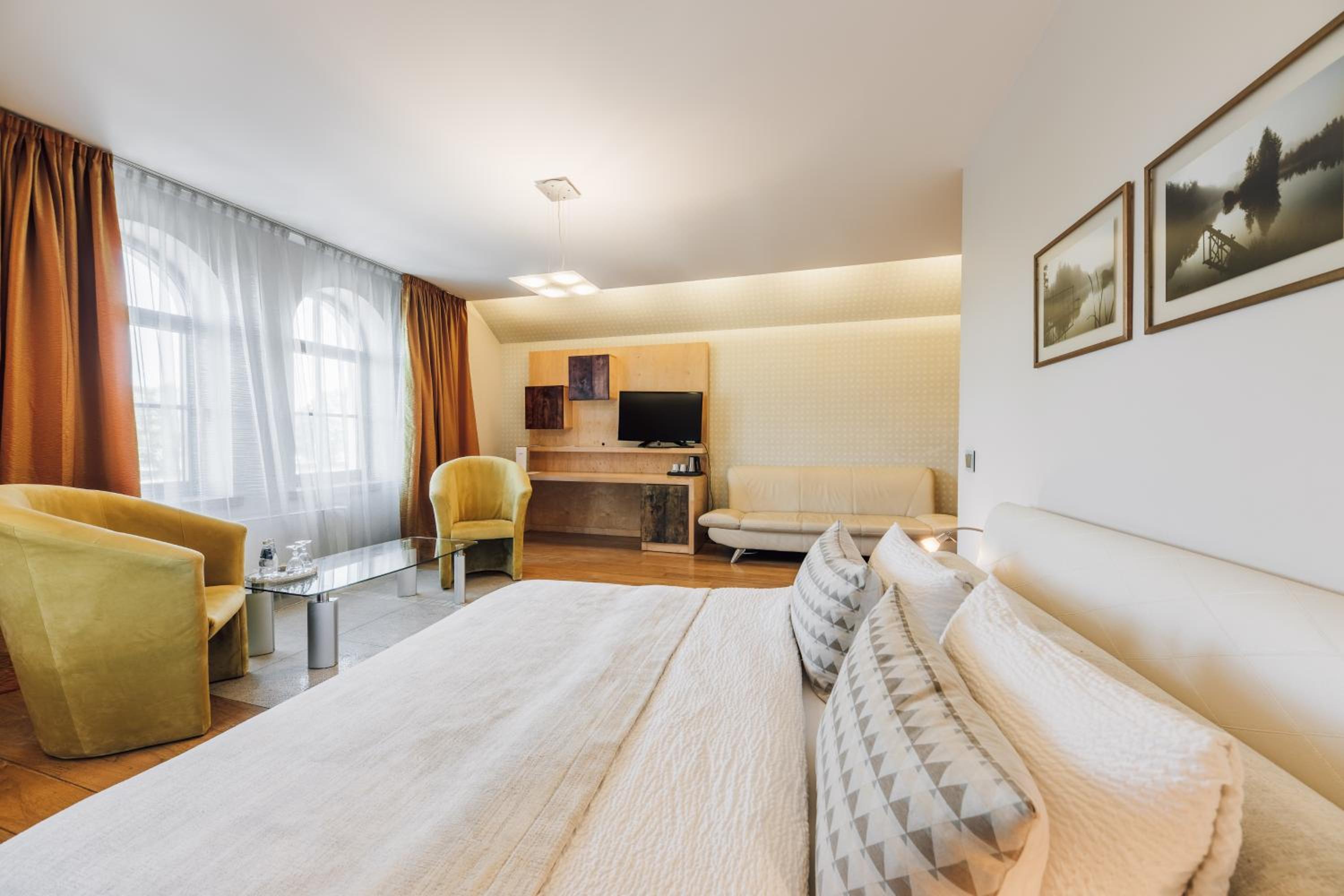 Deluxe Double Room with Canal View
