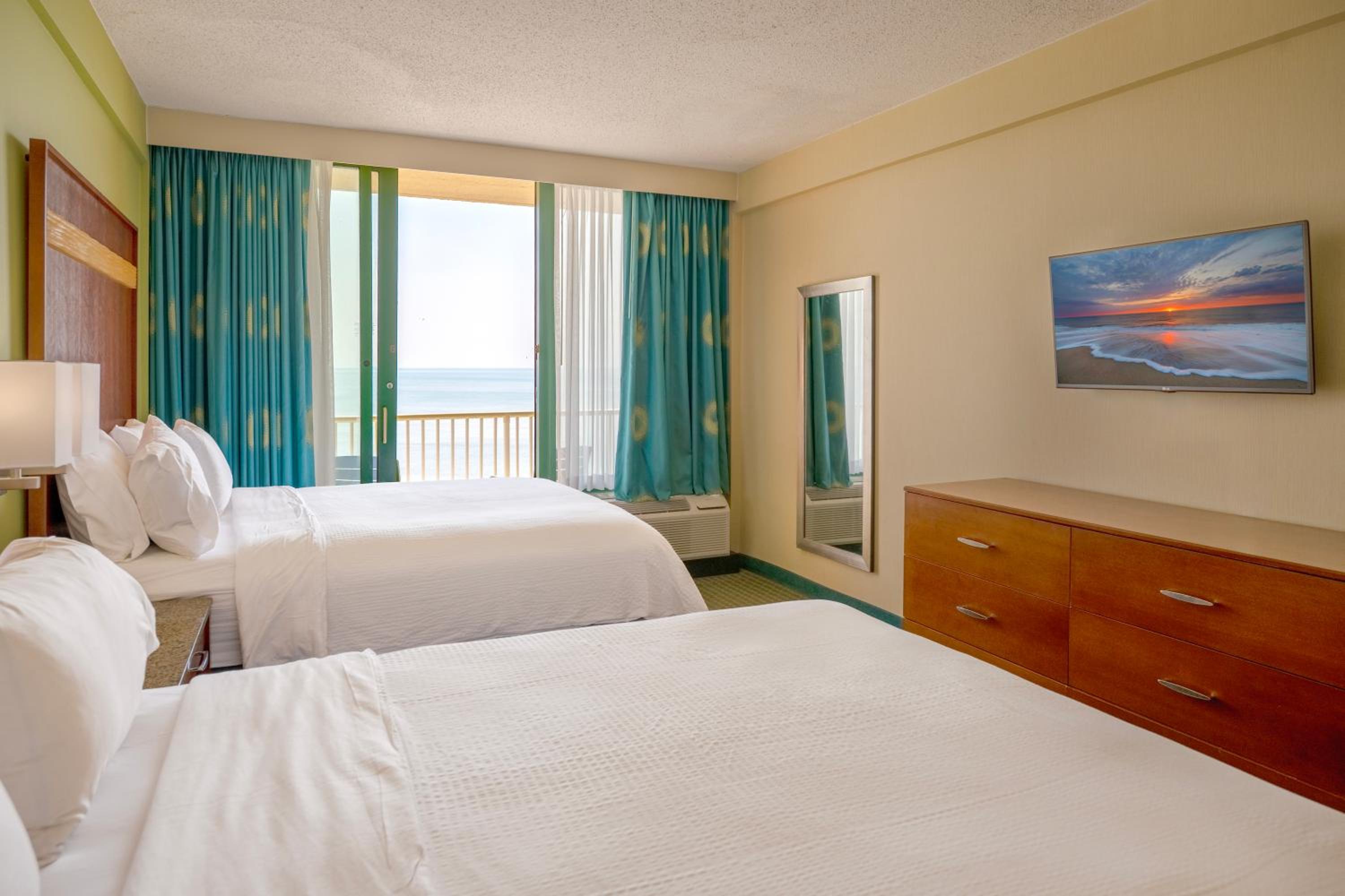 Standard Queen Room with Two Queen Beds and Ocean View