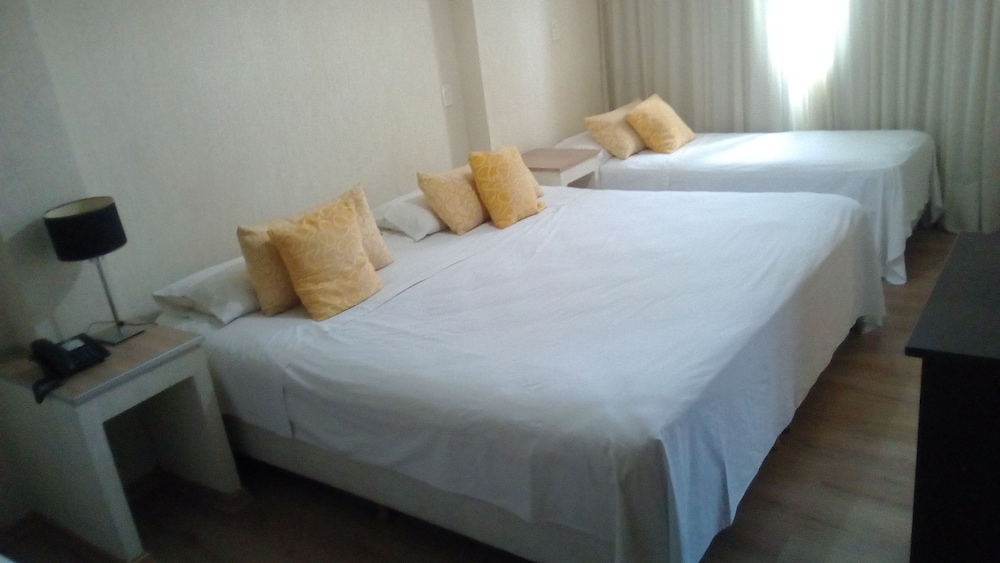 Suite, Jetted Tub, (Triple)