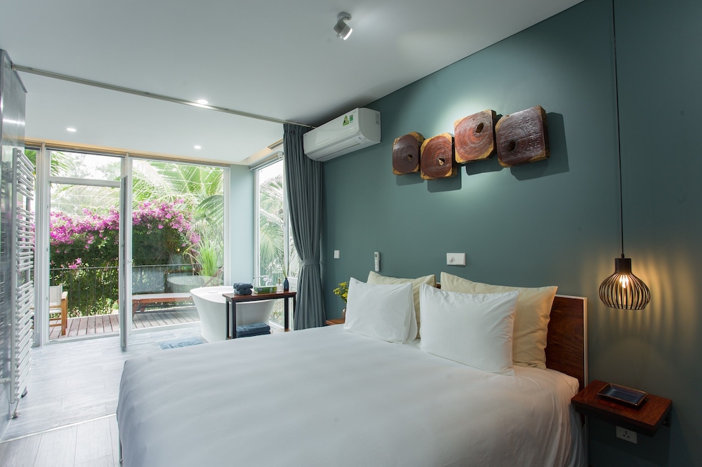 Signature Villa, 2 Bedrooms, Kitchen, Pool View