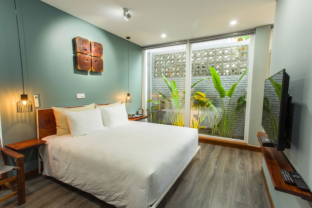 Family Suite, 2 Bedrooms, Balcony, Pool View