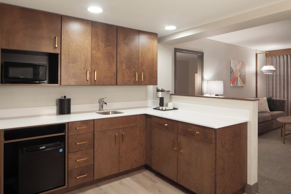 Suite, 1 Bedroom (Living, Dining)